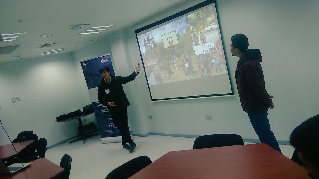 PACEUdeC's tweet photo. Monitores del equipo CADE-AES exponen en Encuentro Nacional de Tutores en la #UBIOBIO sobre la experiencia #PACEUdeC https://t.co/7H6r83gz4n