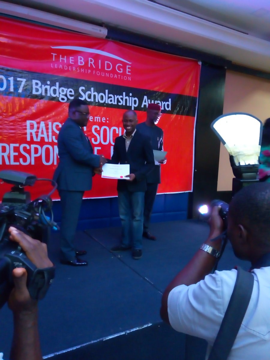 KebeIkpi's tweet photo. Gov. @ben_ayade (left) and @LiyelImoke (right) presenting Certificate of Appreciation to @KebeIkpi(middle) during @TBLFoundation #LCD2017 Scholarship Award. This is for contributing to Raising Socially Responsible Leaders in @crossriverstate https://t.co/4F2TAvPJ35