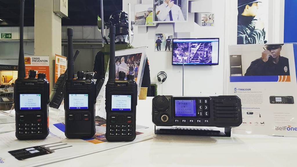 radioamateur's tweet photo. #belfone (BFDX) mobile & talkie walkie #DMR #PMRexpo https://t.co/MA9iRhJ8OG https://t.co/Q0yVkrvNqs
