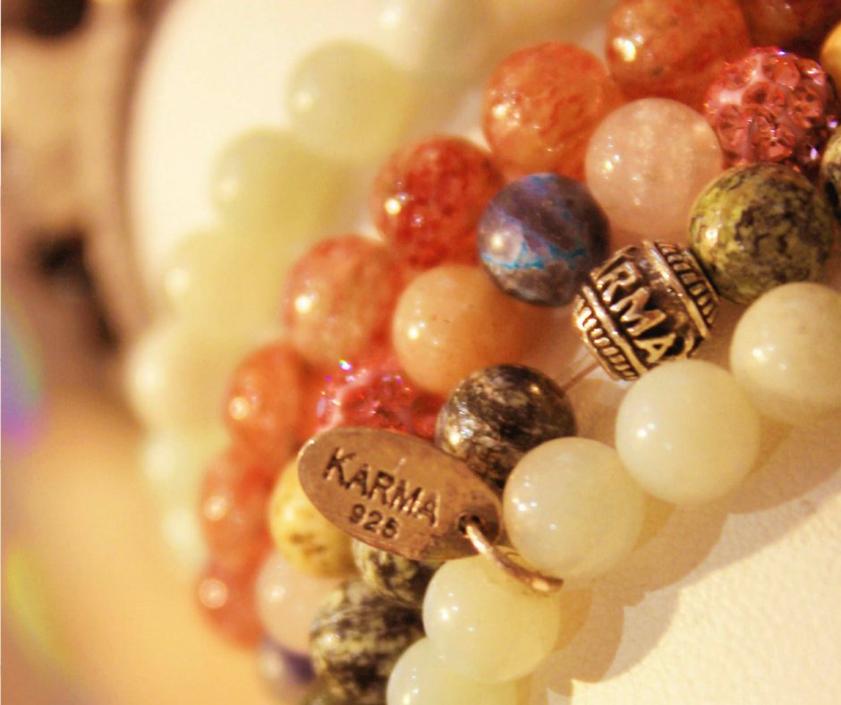 Tomas_Colomer's tweet photo. Regala Karma a tus empleadas 📿. Una pulsera elegante y que combina con muchos estilos 🔝. ¡Es el detalle perfecto para estas navidades! 🎄 #TomasColomer #Xmas #Bracalet #karma https://t.co/gHPqRMLkpK