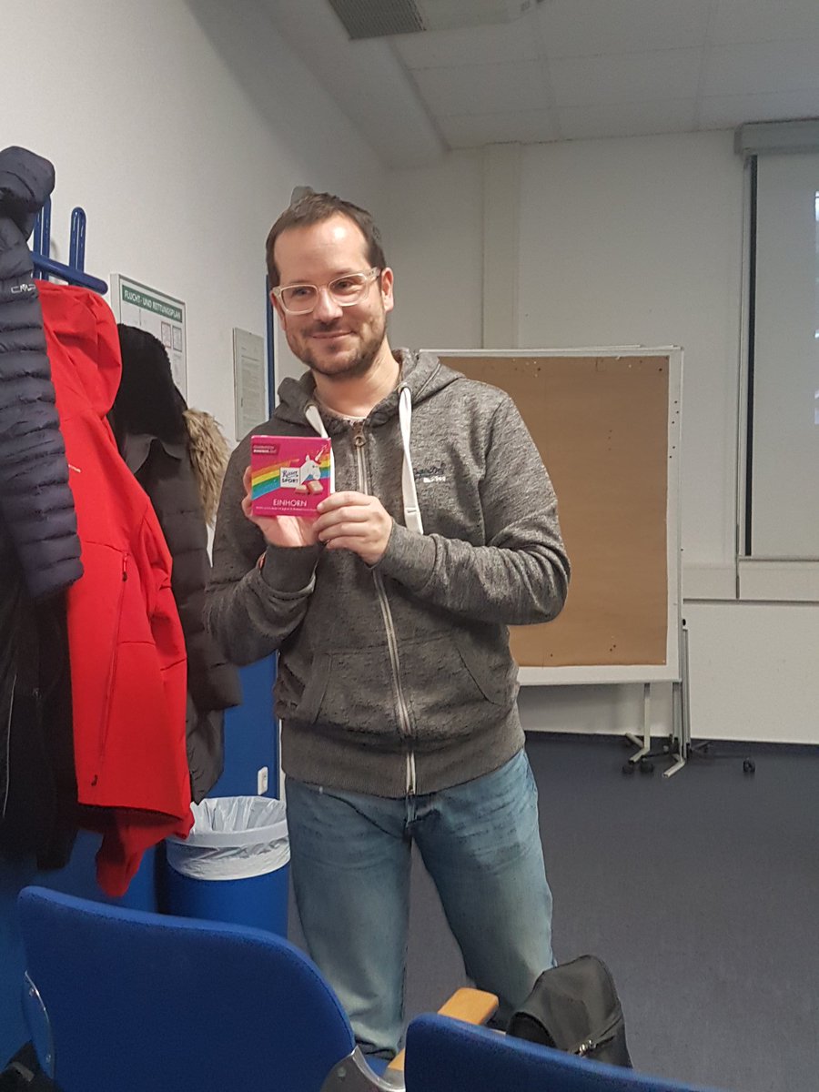 Es ist vollbracht. Übergabe endlich geglückt 😊
#Einhornschokolade 
#rittersport 
#twruhr