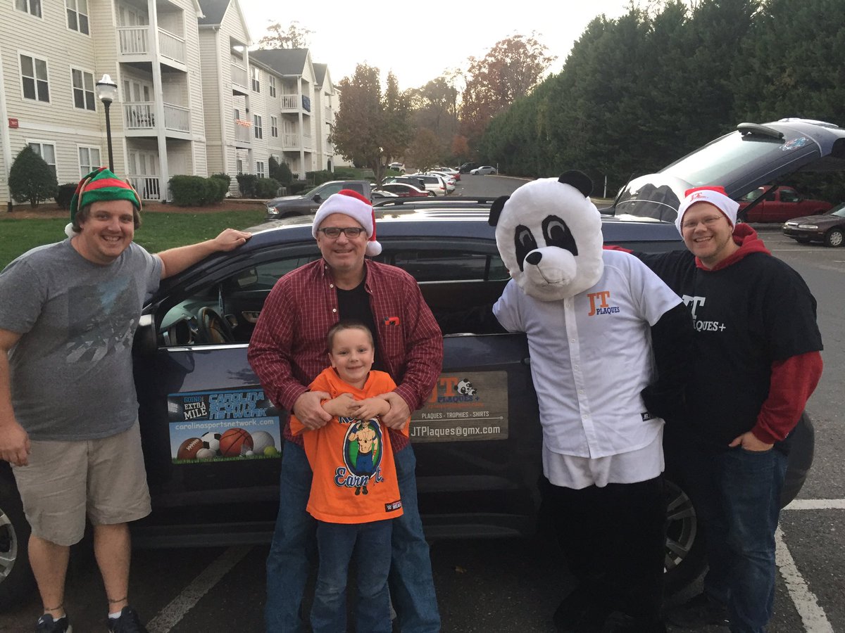 JTPlaques's tweet photo. What a great time we had yesterday hangout with @csncharlotte during the @MountHolly_NC Parade! https://t.co/ttJgDRqiwZ