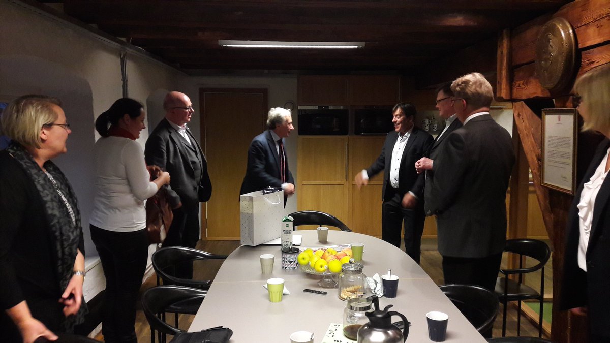 satu_osterberg's tweet photo. @Novago_LU excursio matkalla poimimassa hyviä uusia ideoita @NyforetagarC ' ssä https://t.co/0uLDWxHLGh
