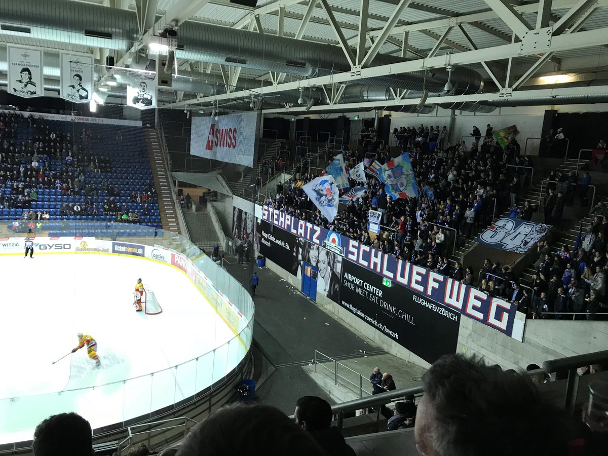 webtiser's tweet photo. #Webtiser verfolgt das Hockeyspiel EHC Kloten gegen EHC Biel.
Ein spannendes Spiel trotz Niederlage und die Stimmung war spitze! https://t.co/SlwQswGtyz