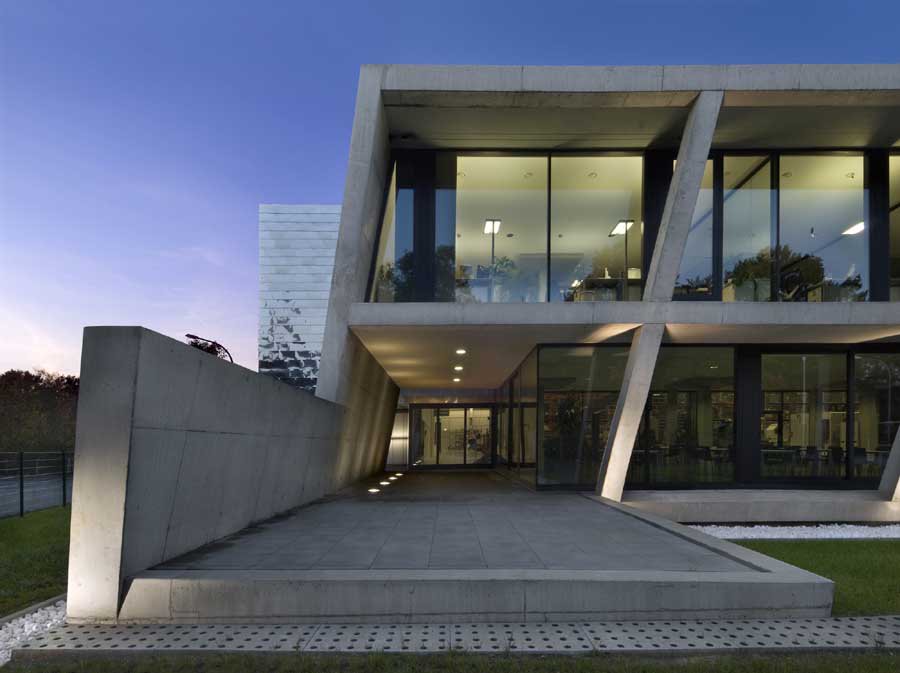 adrian_e_arch's tweet photo. GFC Coswig Development, Dresden
https://t.co/rPmzypeJVh
#FactoryBuildingDevelopment, 
#Production Hall Building in #Dresden - #GermanArchitecture https://t.co/nGB3Z6V9JL