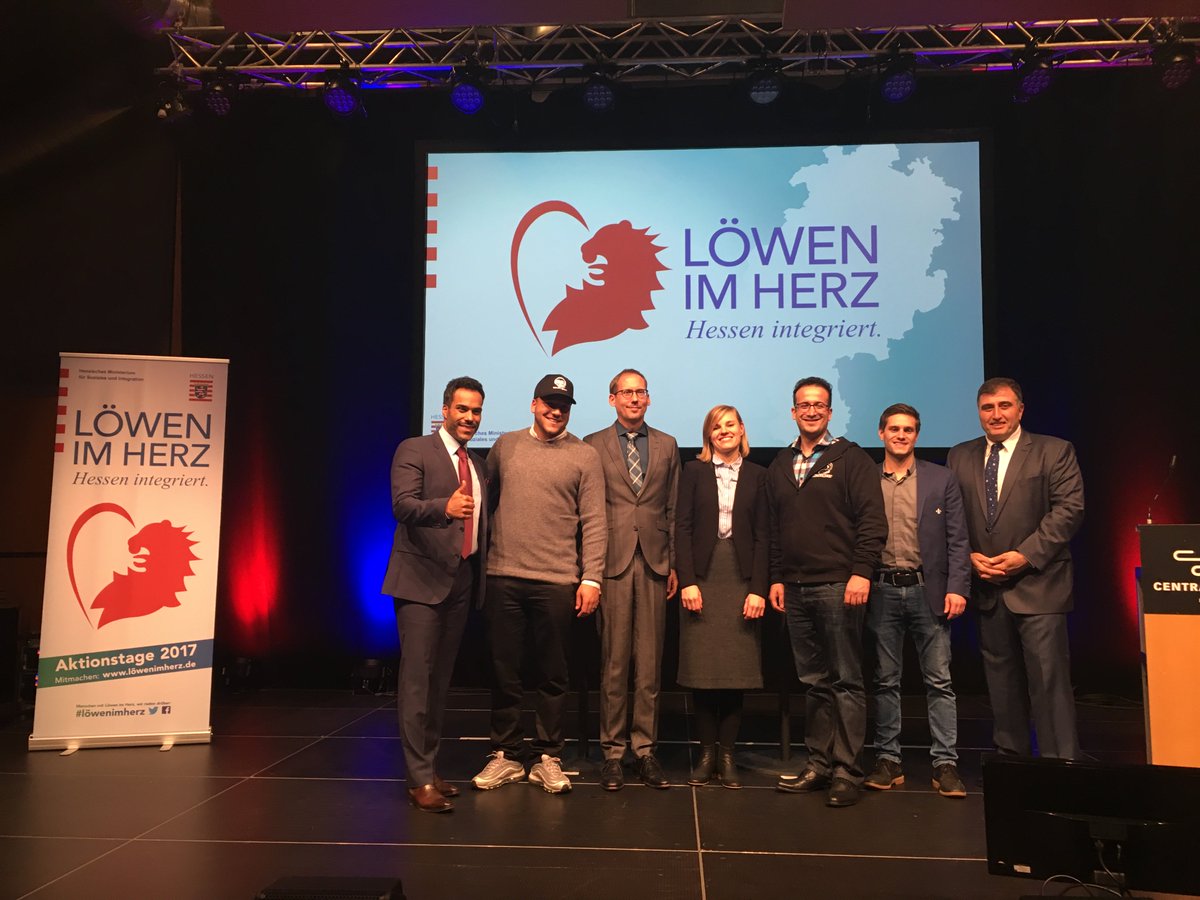 loewenimherz's tweet photo. Vier großartige Bürgerforen mit beeindruckenden Integrationsbotschaftern und Projektvertretern liegen hinter uns. Vielen Dank an alle, die ihre Zeit und ihr Engagement eingebracht haben, um die Aktionstage 2017 zu unterstützen!

#löwenimherz #Gießen #Darmstadt #Offenbach #Kassel https://t.co/3MOQ5K3Xct