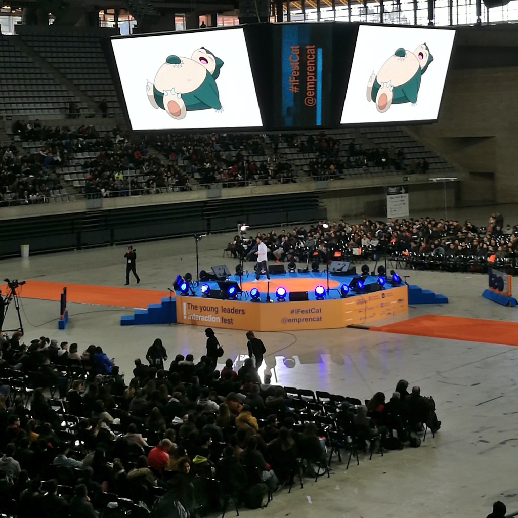 Avui som a l'#iFestCat d'<a href="/emprencat/">Emprenedoria</a> inspirant-nos amb joves talents. <a href="/DGBorras/">David García</a> de <a href="/Pixel_Cream/">Pixel Cream</a> ha fet una ponència híper motivadora d'emprenedoria i videojocs!