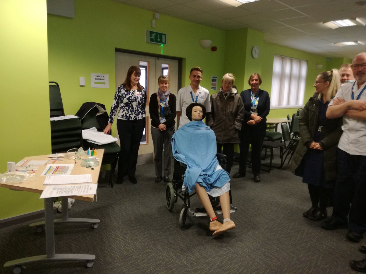 RebeccaCrossle2's tweet photo. Our award winning outreach team show us #claw18 session @JamesPagetNHS @JPUHEd https://t.co/CW7oqjotiR