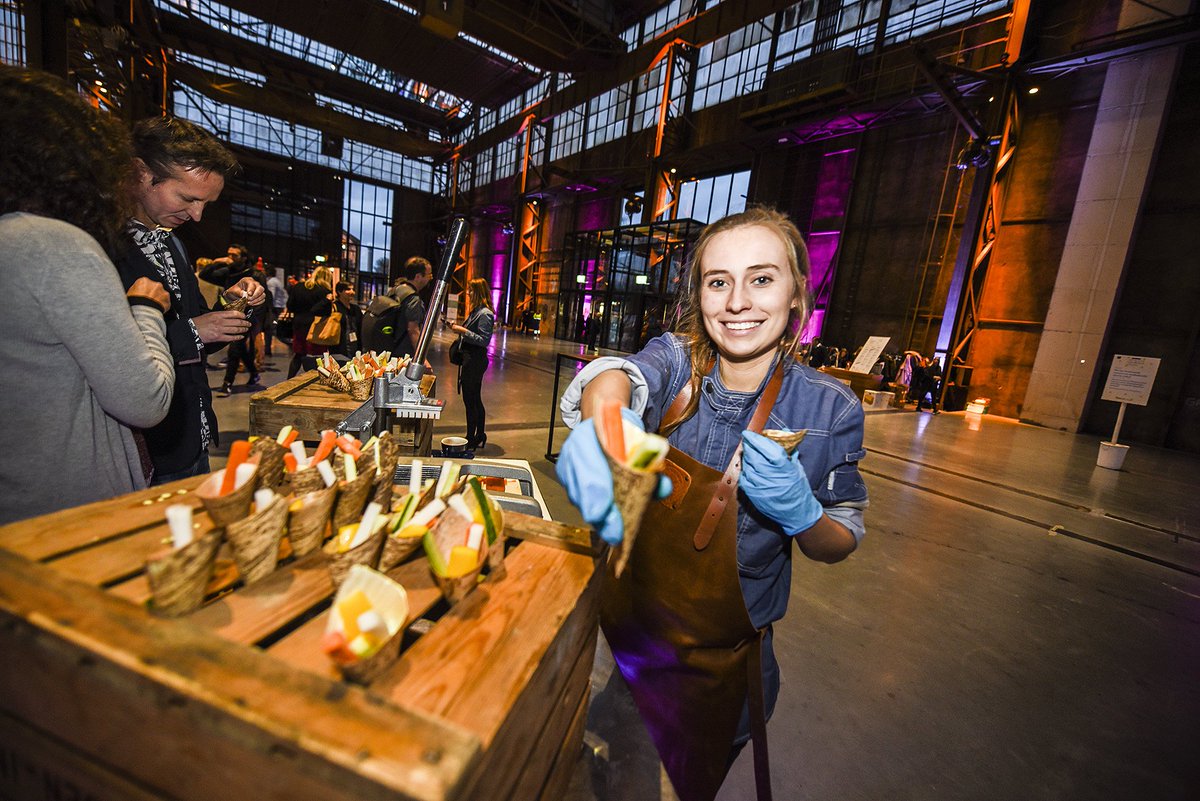 annehamers_'s tweet photo. Weer een fantastisch evenement  #UMCongrestival. Samen met @ProvUtrecht @UtrMarketing in de Werkspoorkathedraal @WSKathedraal @Omdenken @merelvdham @Utrecht  @VineyardCompany https://t.co/OovqECm8RK
