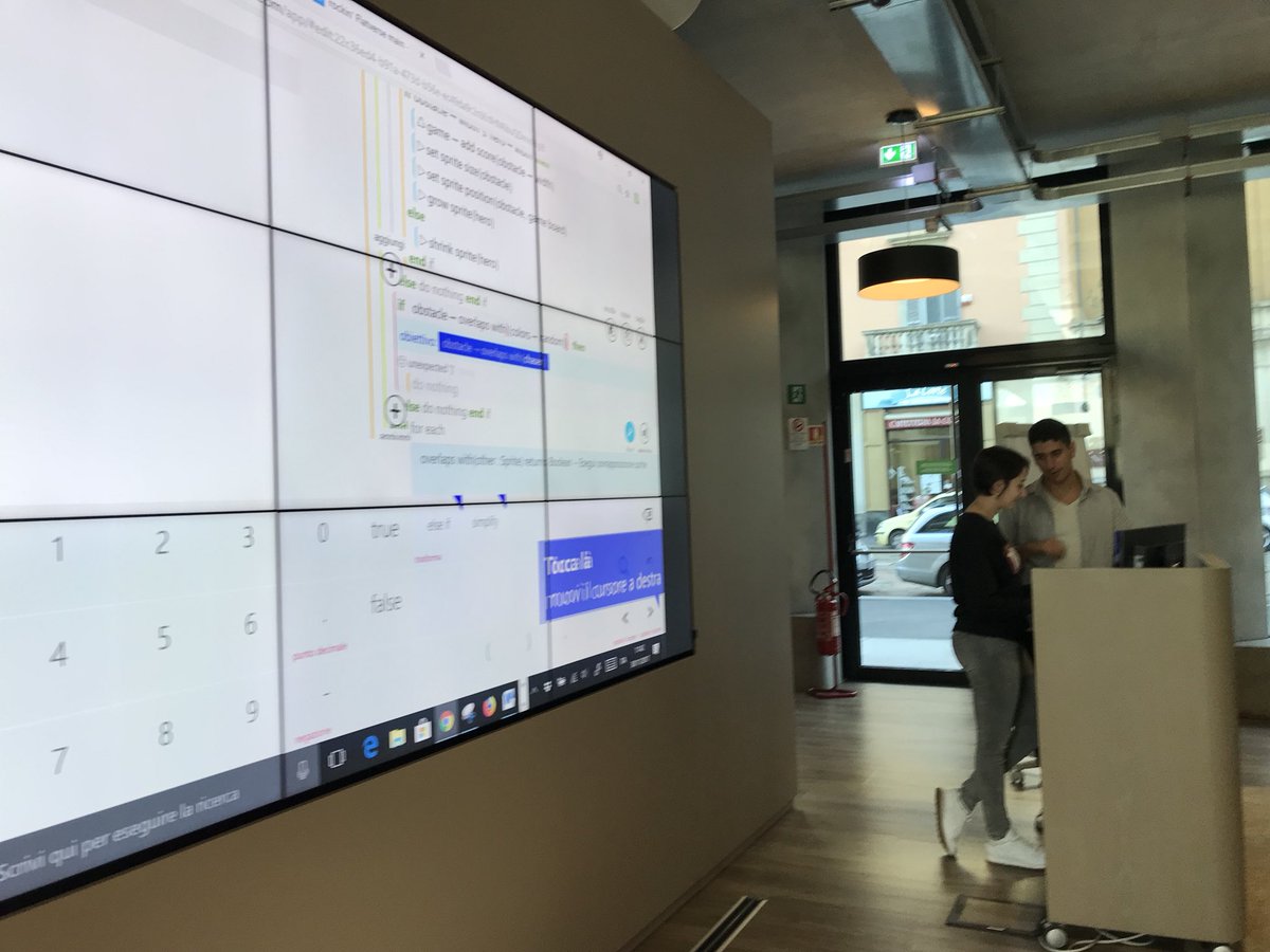 Francy0984's tweet photo. Si continua a lavorare e si programma con #touchdevelop per #nuvolarosa 🌸 @microsoftitalia @FondCariplo @fmdigitale con I tutor del @iisfalconerighi @pupilli_paola @MirtaMichilli https://t.co/9VFTZdo2LY