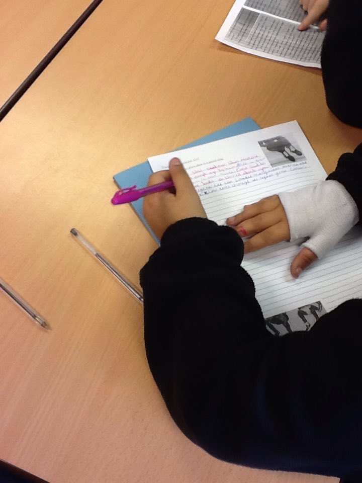 MrFarrowMPA's tweet photo. Paired writing - class loving the pink pens - using ideas from yesterday's drama lesson #clpe #6F #silverdonkey @MoorsidePA https://t.co/6AHc0x5vn1