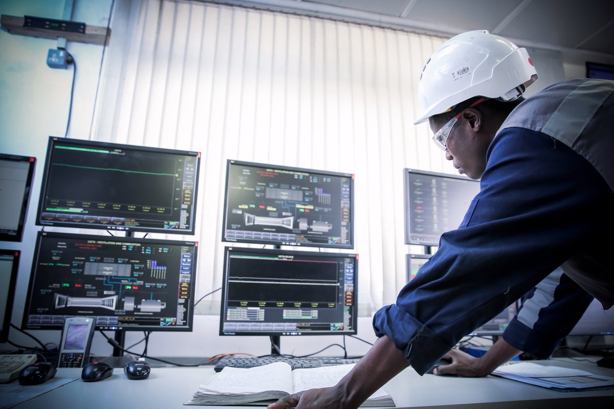 AfricaBizReview's tweet photo. EXCLUSIVE | Nigel Whittaker, Managing Director of #Songas, explains how the company is supplying much-needed #energy to #Tanzania with the help of power generation from @SiemensAfrica ⚡⚡⚡ https://t.co/vDf9YDluXH https://t.co/Y4mLzV1m7E