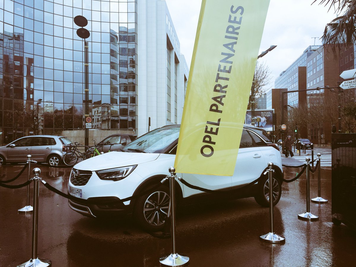 BNPP_PF's tweet photo. That’s it ! The Automotive Discovery Day begins ! An occasion to present to our collaborators the main automobile development projects for @bnpp_pf and to focus on our recent partnership with @Opel &amp; @vauxhall
#AutoDDay https://t.co/nqzZOk6dOk