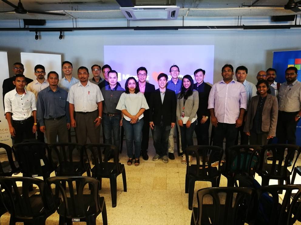 jeeshenlee's tweet photo. Sharing how Microsoft Bizspark Plus help #softinn in our journey https://t.co/WVJOiRgtIn