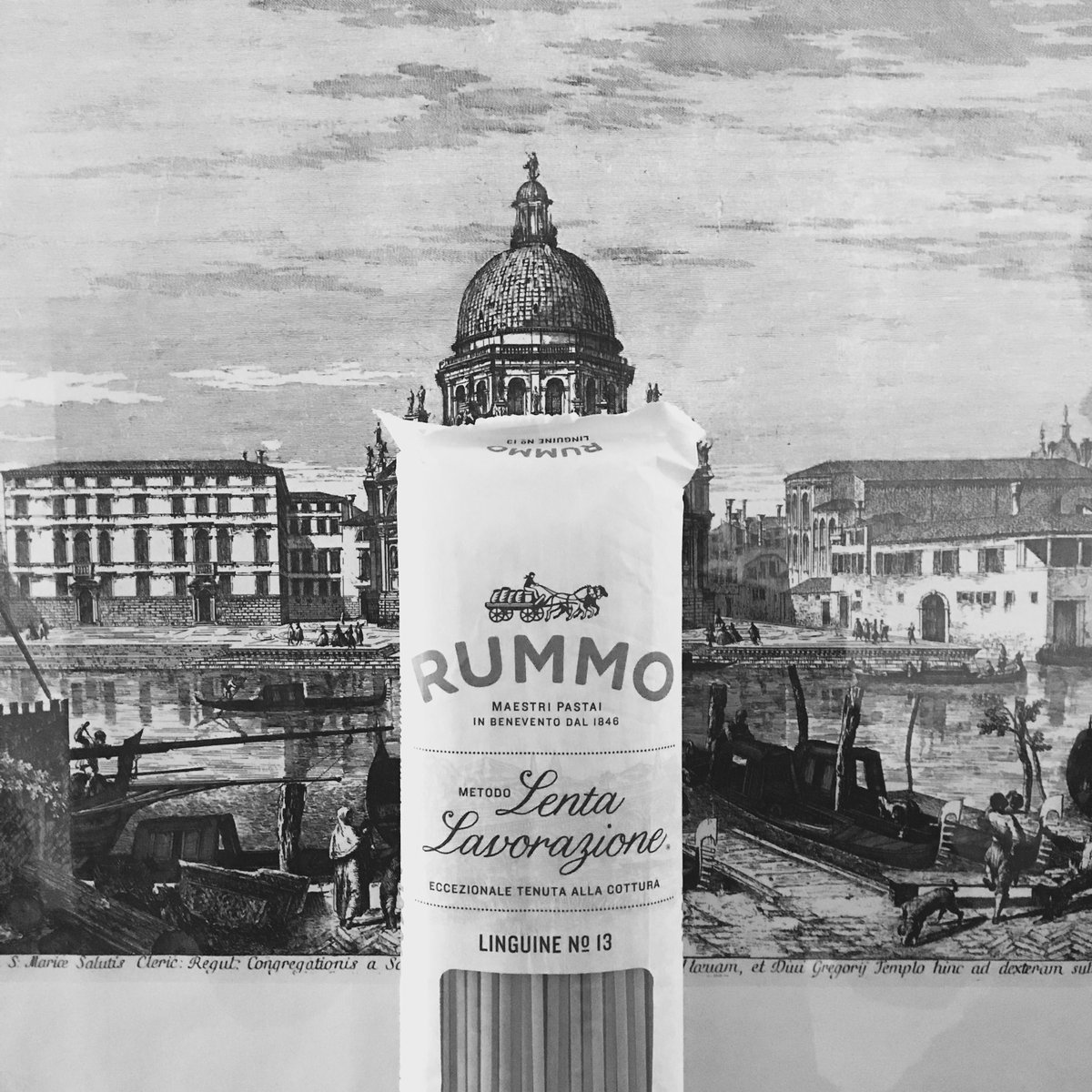 lorenzobarutta's tweet photo. Pubblicizzando #pasta e #carboidrati come nel 1895 #ciackiusve #carboidratidipendenti @lacriscros @GNascimben https://t.co/rrjs14F3Fc