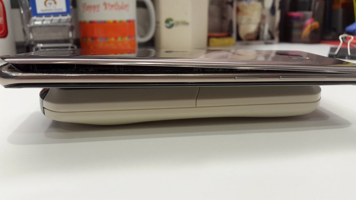 apekshagupta's tweet photo. @SamsungMobileIN in just 6 months my brand new #S8Plus battery is about to explode. And so am I. But you don't seem to care for either. #AppleWouldNeverDoThis. #FAILSamsung https://t.co/9NEh2oWRpF