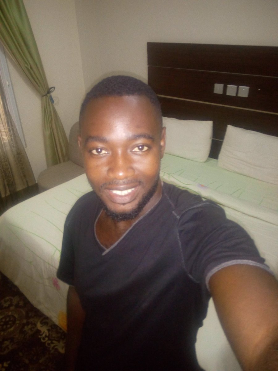 BelloJefferson1's tweet photo. I smile cos I have God by my side no worries cos my case is settle #convenantchild https://t.co/AsAftY8Y4s