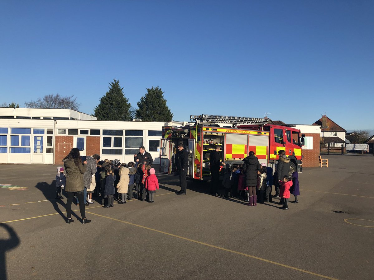 Beafirestation's tweet photo. Today crews visited CofE Primary School, showed the children around the fire engine and talked about fire safety. https://t.co/5YsO36dM9D