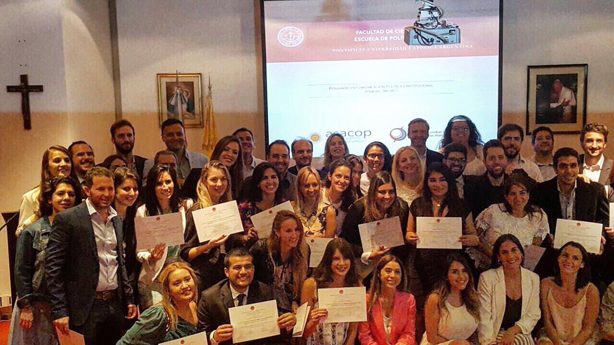 SE TERMINO!!!
Ufffff
Otro gran año se cierra en el #ComPolUCA.
Increíble el desempeño de los alumnos, el nivel de los docentes y la energía del equipo <a href="/ComPolUCA/">ComunicaciónPolítica</a> 
Estamos muy CONTENTOS de terminar otro gran año haciendo lo que amamos!
Muchas gracias a todos!!!