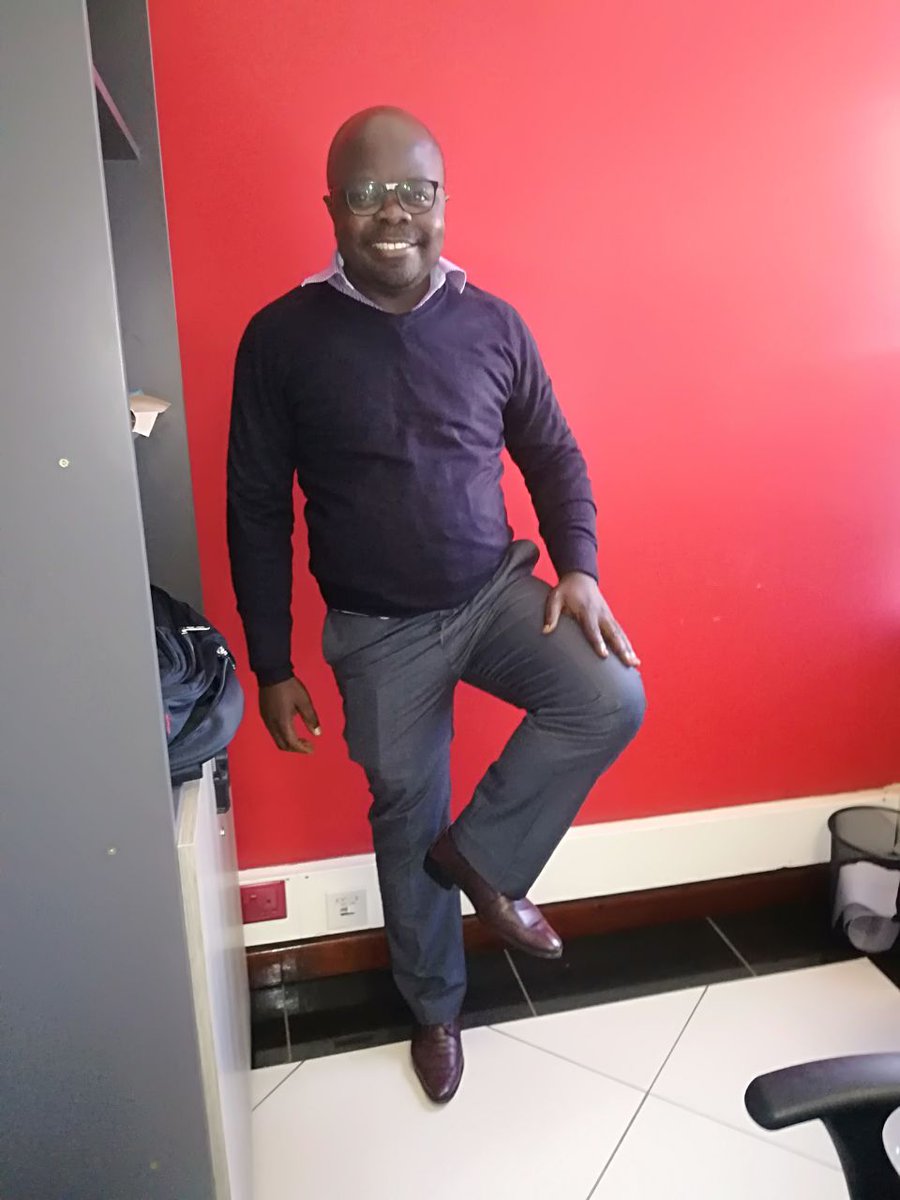 butunyi's tweet photo. And in other news, here is #CaptainPose https://t.co/WYxJmxg9R0
