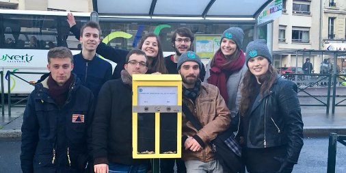 EMNormandie's tweet photo. Les étudiants @EMNormandie ont convaincu @CaenOfficiel d'installer des cendriers citoyens dans les rues de la ville ! Un immense bravo à eux pour cette initiative citoyenne et responsable ! cc @paris_normandie @76actu @Caenlamer @letudiant #Caen #Recyclage #Initiative https://t.co/gmmlMs94Hu