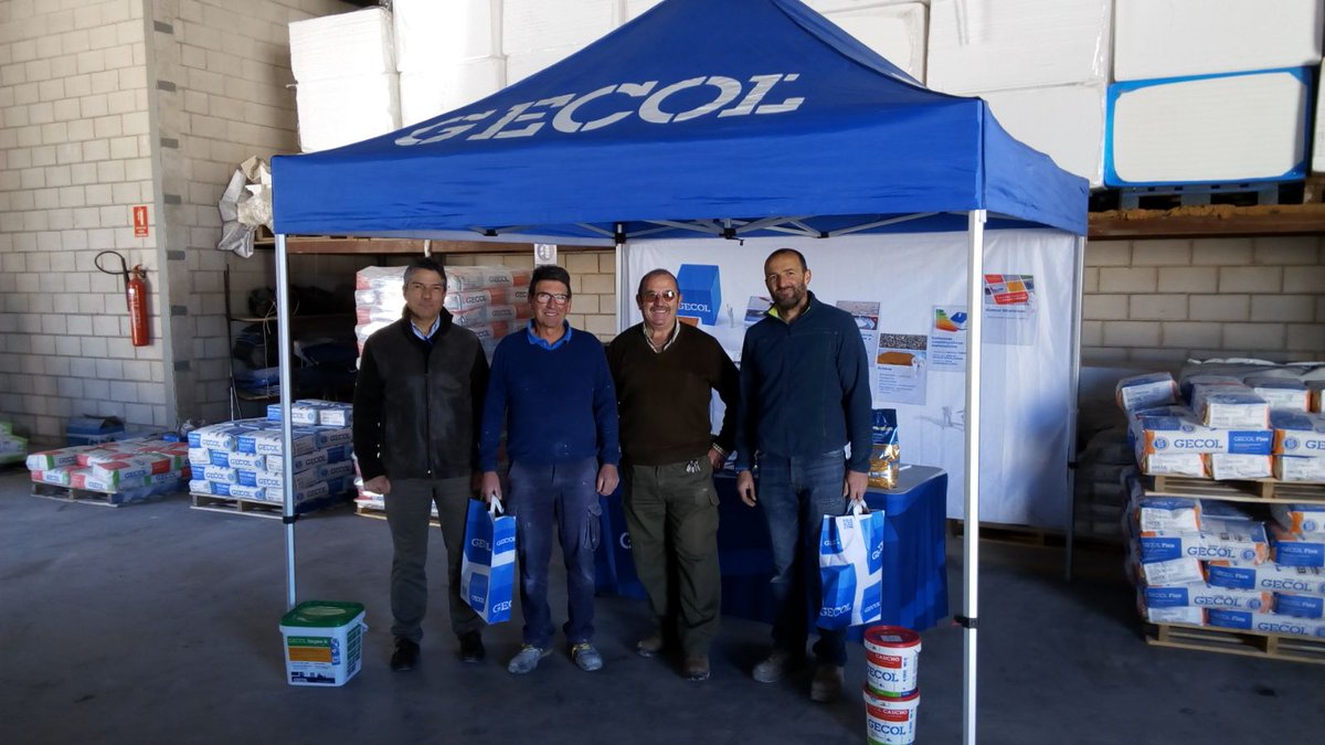 GECOLoficial's tweet photo. @EAlvarezGECOL en Estepa (Sevilla) en las instalaciones de T.T.Estepa. con su jefe de compra Antonio Rodríguez, uno de sus gerentes Florencio Marrón y su cliente suyo Cts. Llamas Díaz #GECOLequipo #SiempreCerca #PVAgecol https://t.co/VgkSs8dSiK