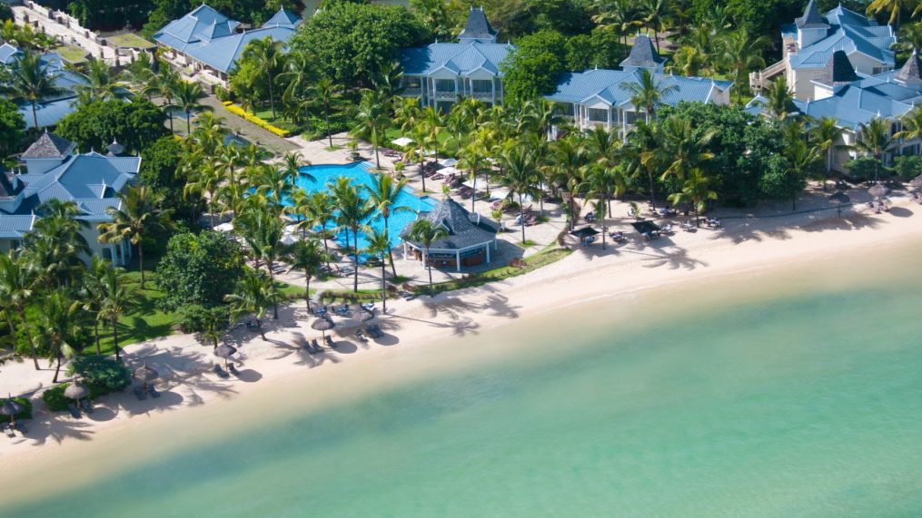 Great day at the <a href="/AfrAsiaMRUOpen/">AfrAsia Bank Mauritius Open</a> good luck to <a href="/DonaldsonJamie/">Jamie Donaldson</a> <a href="/DarrenClarke60/">Darren Clarke</a> <a href="/gcoetzeegolf/">George Coetzee</a> <a href="/heritageresorts/">Heritage Resorts</a>