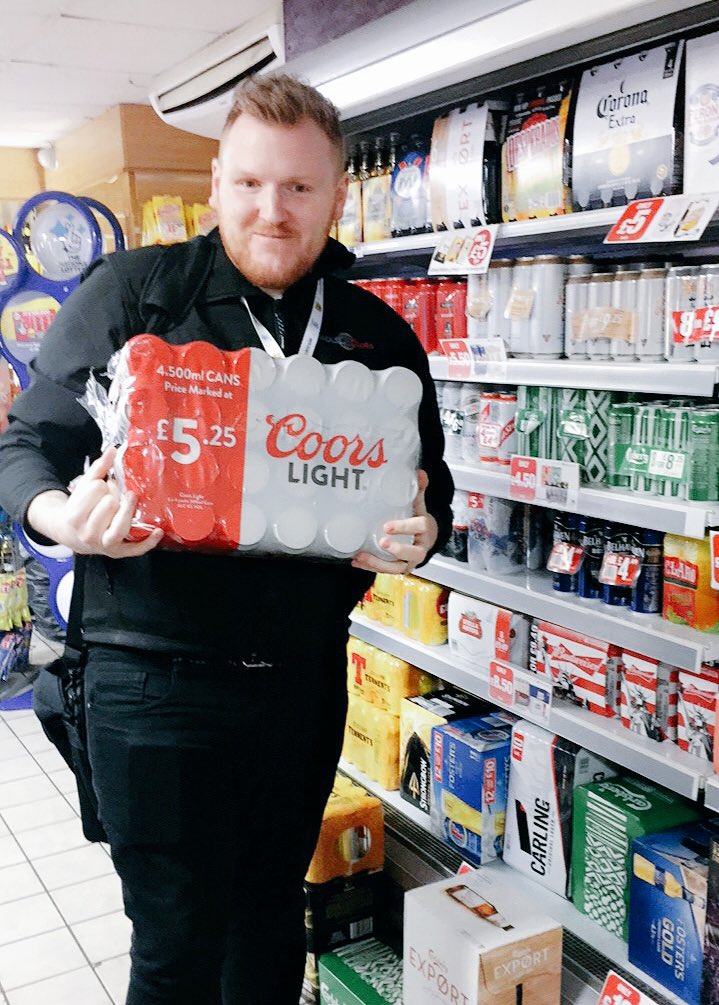 PowerforceMCNSM's tweet photo. Two gaps, 2 decision makers, 2NDP's of @CoorsLight in Fife today with @PowerforceMC12 Craig Watson #powerforcegb #setgoalsmashgoal https://t.co/5qacF5z7tZ