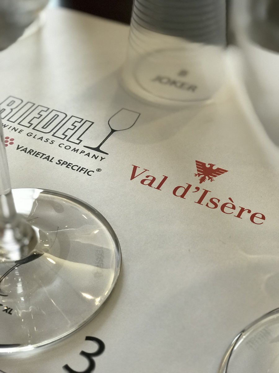 En direct de Val d’Isère pour le Salon Wine &amp; Glass experience ou nous animons également une masterclass ! #MyRiedel