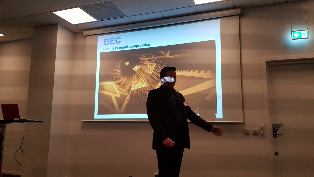 dakenine's tweet photo. Polisen om senaste utvecklingen kring bedrägerier  på #cybersec2017 https://t.co/1u8PqM8jis https://t.co/x7P2bcCuNN