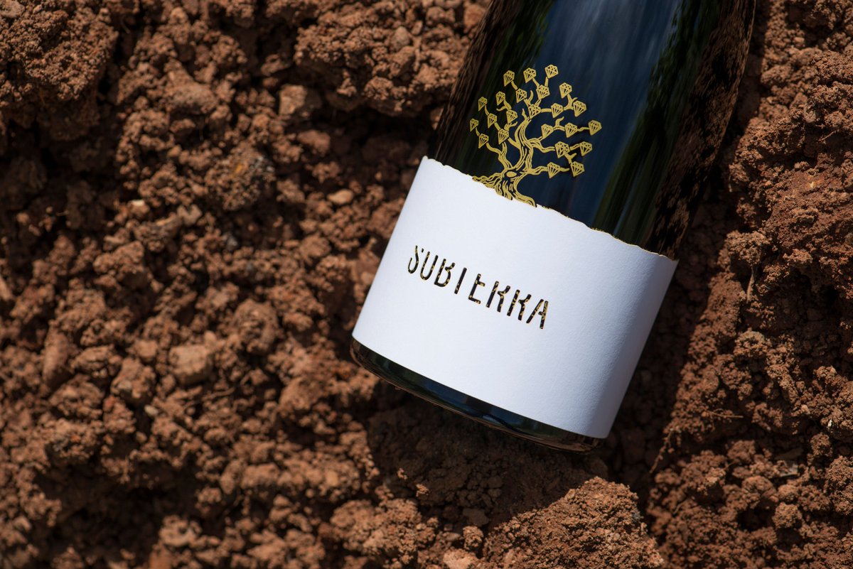 A new #wine release in #Australia goes back generations for its inspiration, gourmetontheroad.blogspot.com.au/2017/11/uneart… <a href="/GemtreeWines/">Gemtree</a>