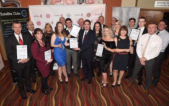 ActiveLancs's tweet photo. Congratulations to the Ossy Joggers, winner and to 5 Ways Boxing Academy, highly commended. Thank you to @LSPSatellite for sponsoring this award! #LSA17 https://t.co/eeCqhpYFIF https://t.co/OZiW1QjkRq