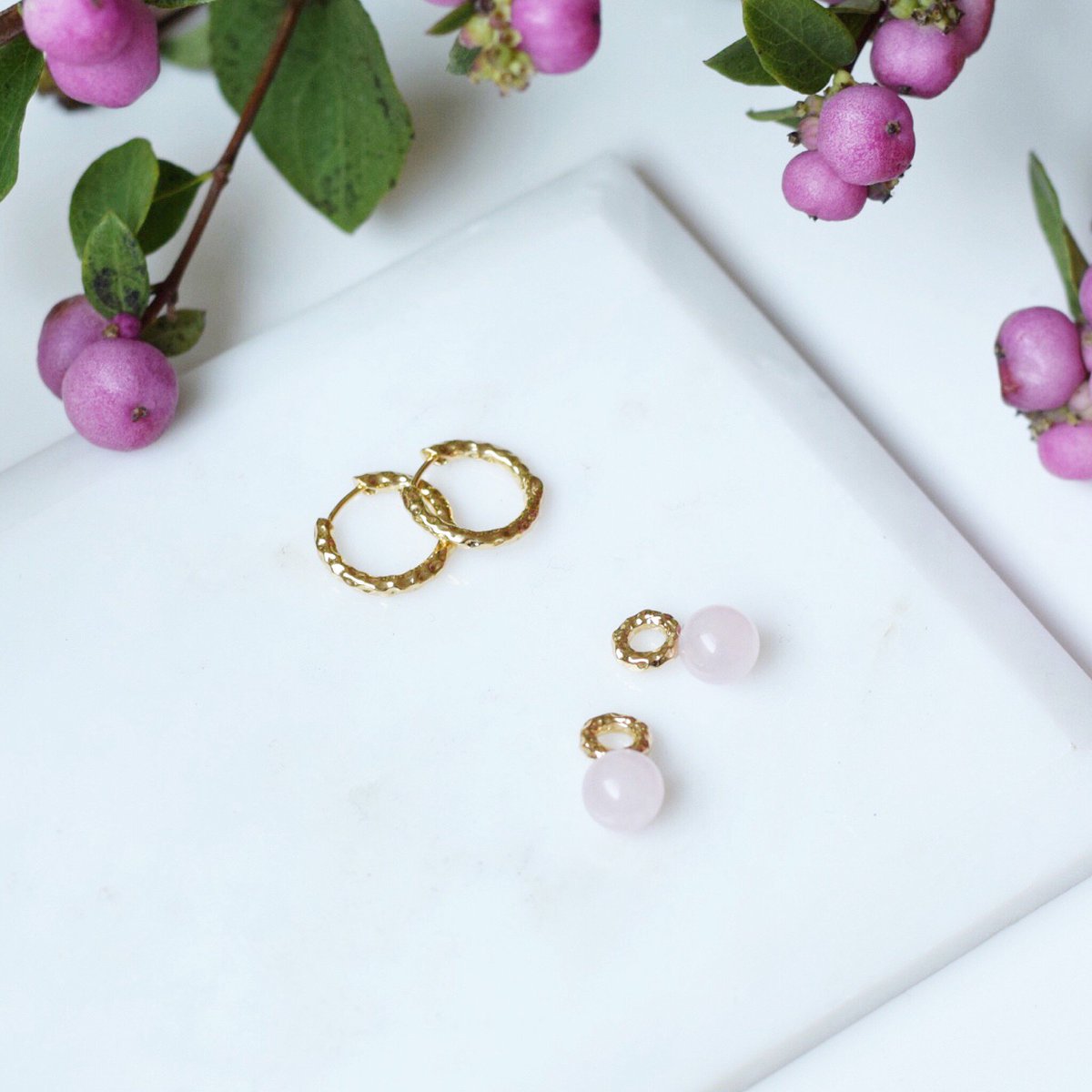 Huggies and their NEW Rose Quartz Pendants • now available online🌷🌸🌷#PrettyInPink #GiftsForHer | bit.ly/DavinaCombeRos…