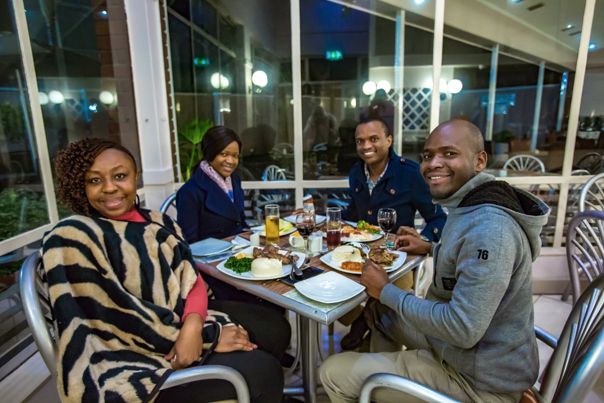 Holiday Inn Zimbabwe tweet media