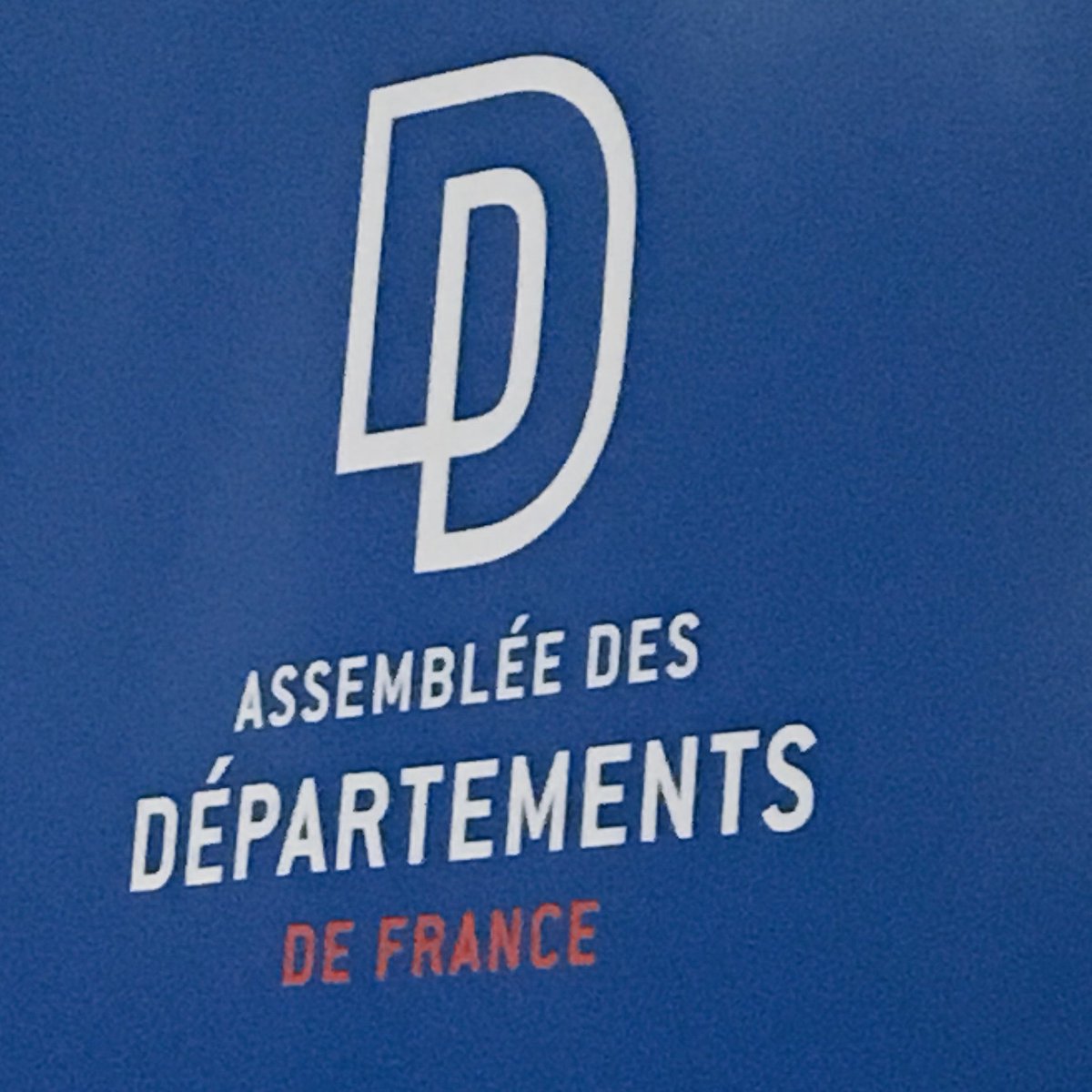 stephaniepouli6's tweet photo. #INFODB présente à ADF son étude impact #RGPD https://t.co/4aNd1YVRJO