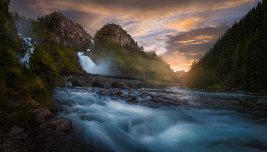 sgerendaskiss's tweet photo. #Images from the #Water #Planet https://t.co/OED9X6zKmf