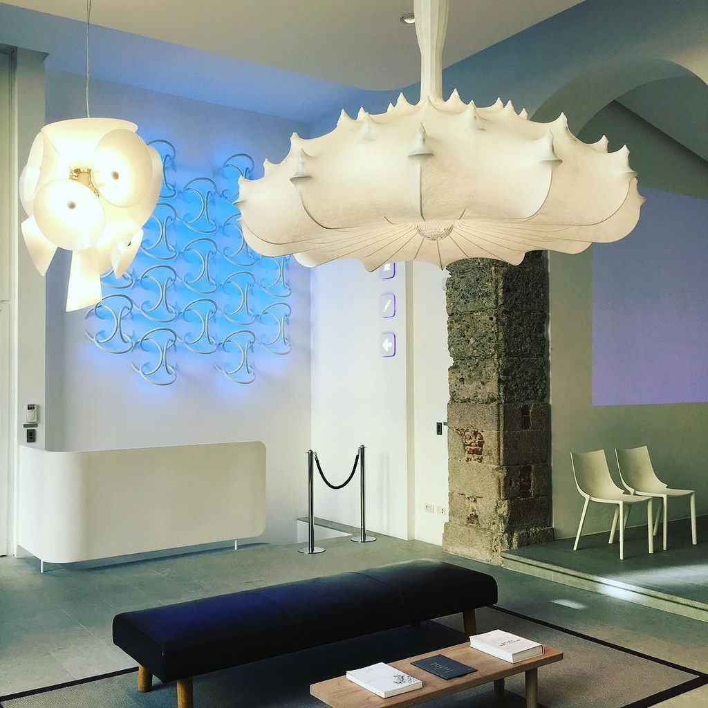 stefanoscarani's tweet photo. Lighting https://t.co/CglgT5Z38P 
https://t.co/ppx0i3zpfg  #stefanoscarani #scaranidesigner #design #soflower #interiors #lighting #landscape #contract  #material #lamaison57 #archipoint #italiandesign #monaco #montecarlo #cannes #london #bruxelles #de… https://t.co/4X2TKVadnO https://t.co/9UGXtulyX9
