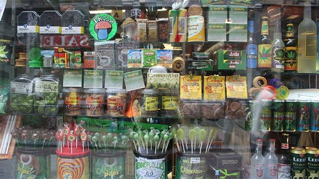 Subrayado's tweet photo. Gobierno quiere crear kioscos de marihuana en todo el país https://t.co/RrqbLa5ijt https://t.co/zjEse8dCp7