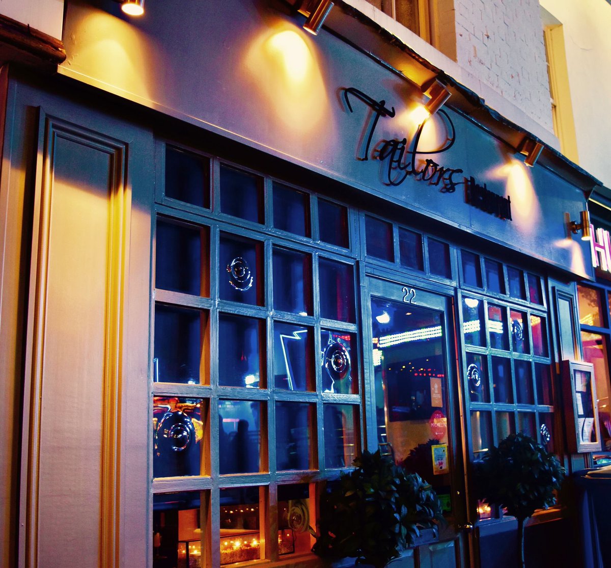 Don’t forget to come and try our Tailor made soup and glasses of Prosecco at Warwick’s Victorian evening 
We will warm you up and quench your thirsts.
We hope to see you later