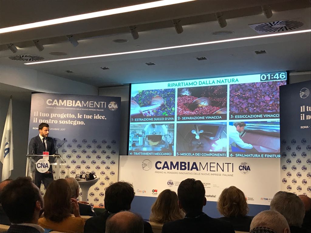 #cambiamenti : <a href="/vegeacompany/">VEGEA</a> unisce due grandi eccellenze nostrane: #moda e #vino.E’ un biomateriale che si ottiene dalla vinaccia per una nuova concezione di fashion &amp; design #ecofriendly e #animalfree. #MadeinItaly