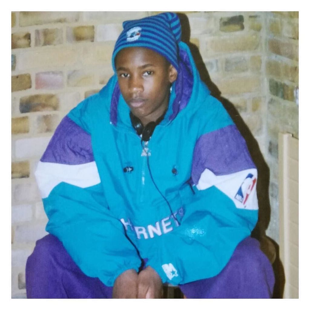MistaMarquis's tweet photo. I’ve come along way but the spark⚡️ is still the same!!! #TBT
#Ukuaji
#OldSchool
#90’s
#SockHat
@CrossColoursLA
#Starter
#CharlotteHornets
#Purple
#Walkman
#NBA https://t.co/qKQXI8gCB7