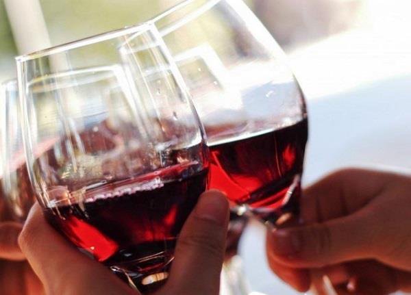EcobolsaWeb's tweet photo. Iberia y Araex Grands Spanish Fine Wines se alían para ofrecer vinos a bordo https://t.co/pZwVKeLzd9 https://t.co/xTtrX53Qaw
