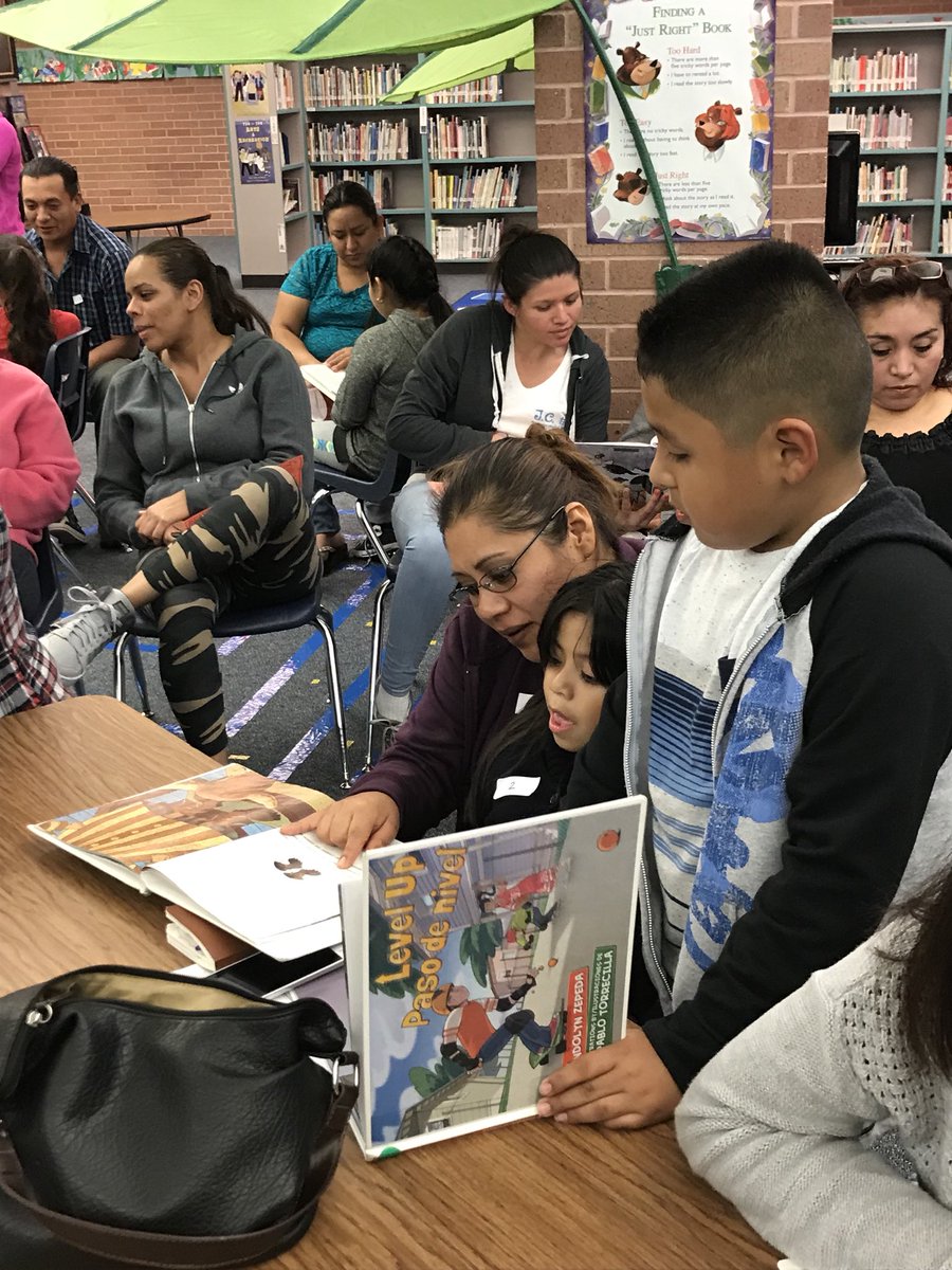 ihernandez111's tweet photo. Reaching out to our Schultz parents at parent university, it was a great success!
#schultzshines #p2p https://t.co/Yrjo8xcDsI