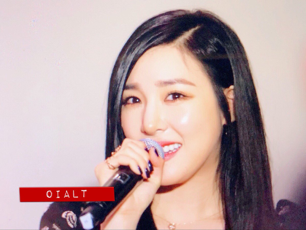 OIALT19890801's tweet photo. 171130  Bottega Veneta #티파니 #TIFFANY 너무 보고싶다😭😭😭😭 https://t.co/AdywJGFQxe