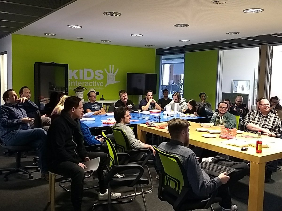 myrbel's tweet image. heute Game Jam bei @KIDSinteractive .. #kigj17