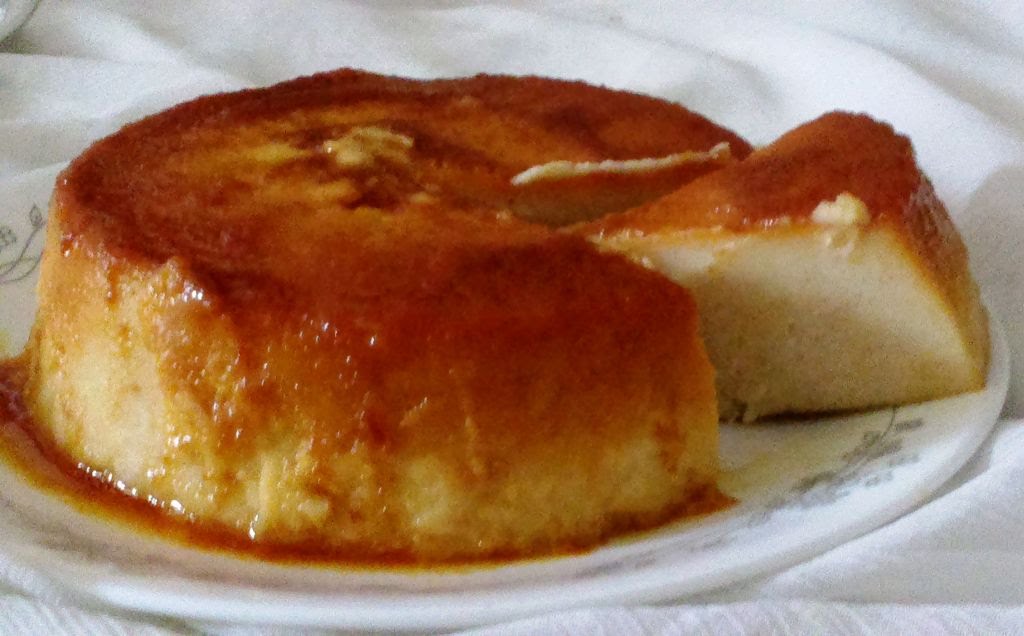 tikulli's tweet photo. @Rupa_Books @BismaTirmizi1 I like a cook who smiles out loud when he tastes his own work.
Let God worry about your modesty; I want to see your enthusiasm. Robert Farrar Capon
I'm a sucker for bread puddings and here's a unique steamed caramel bread pudding I made.  #FunWithFeast #contest https://t.co/qwigysNmMd