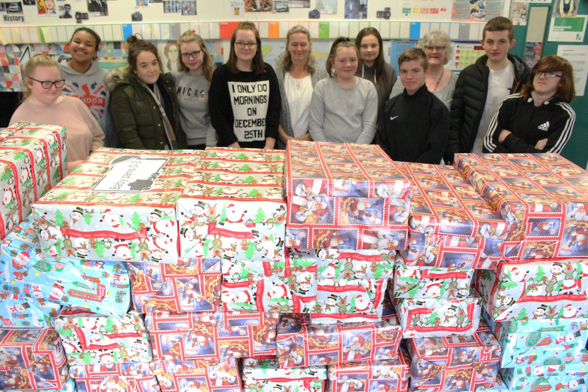 Well done to all the students who managed to fill 35 shoe boxes for refugee children in Greece.
gofundme.com/2t5kjs8k