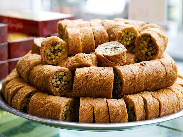 MeethaBox's tweet photo. Baklava is the sweet that none of us could resist. Baklava is a perennial favorite, pastry made with flaky phyllo dough that is layered with a cinnamon-spiced nut filling and bathed in sweet syrup. It’s crunchy, filled with nuts and sweet and very delicious.
#meethabox https://t.co/MMK36AcrB1