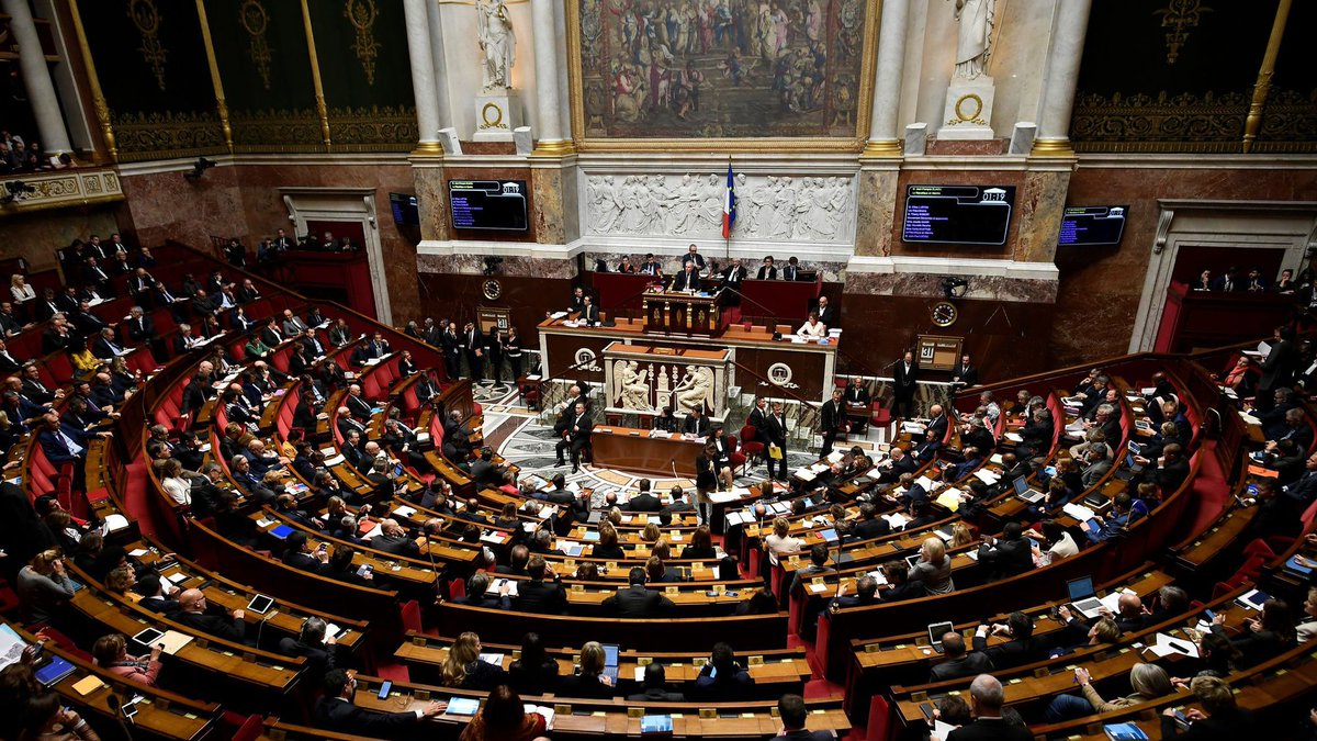 LetItBill's tweet photo. 🚨  HIRING 🚨 Préparez-vous ! L'Assemblée Nationale va recruter...pour surveiller ses députés 😂  - L'Express > https://t.co/qXH8JmwC9e #dépenses #députés #gestion #comptabilité https://t.co/kKV0G1NuVp