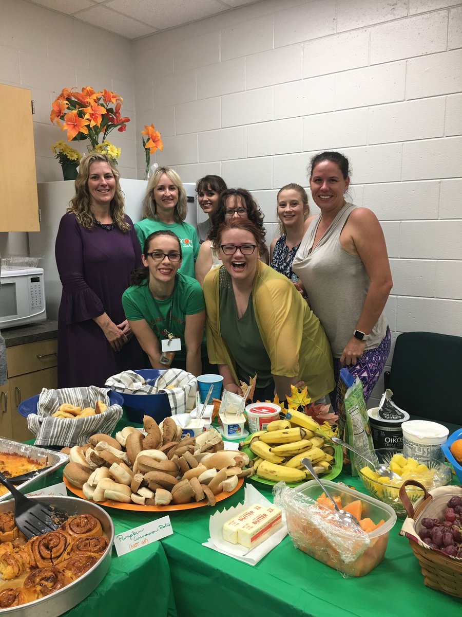 blueegg3r's tweet photo. 4th grade #paydaybreakfast #cgeeagles Yum!!!! @volusiaschools https://t.co/fkBAPd3bNc